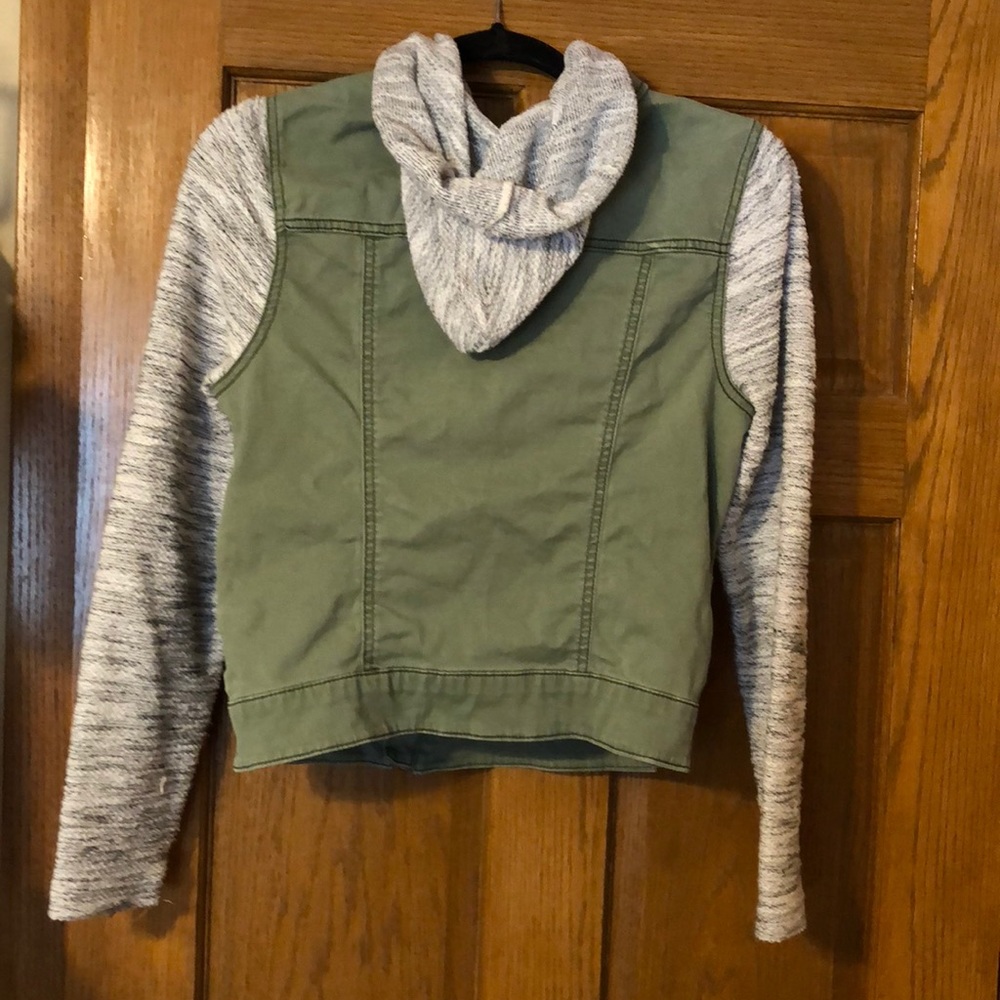 Cute Mossimo jacket! - Picture 3 of 6